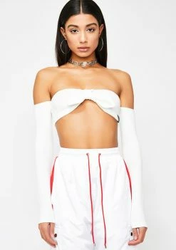 Poster Grl Boo I'm International Bish Crop Top Tops