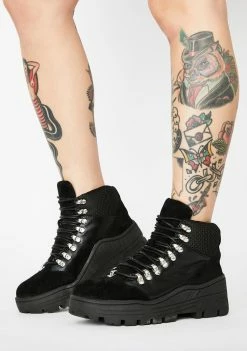 Poster Grl Catch Me Outside Utility Boots Boots & Booties