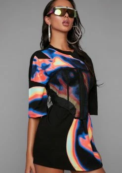 Poster Grl Perfect Form Graphic Tee Tops