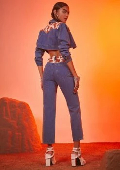 Poster Grl Classy In Cow Print Cropped Denim Jeans