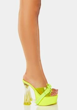 Poster Grl High Velocity Platform Heels