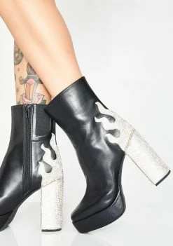 Poster Grl Boots & Booties Diamond Certified Ankle Boots