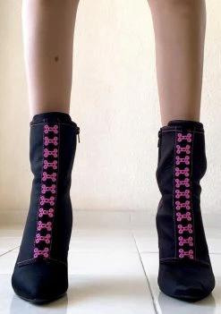 Poster Grl On The Floor Stiletto Boots