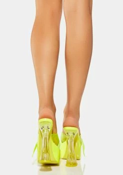 Poster Grl High Velocity Platform Heels