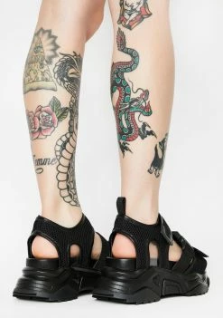 Poster Grl Dive Right In Platform Sandals