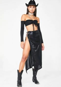 Poster Grl Tops Money Spendin' Off The Shoulder Top