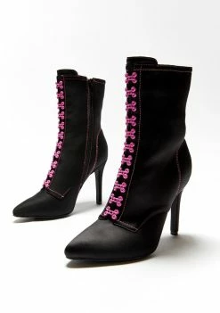 Poster Grl On The Floor Stiletto Boots