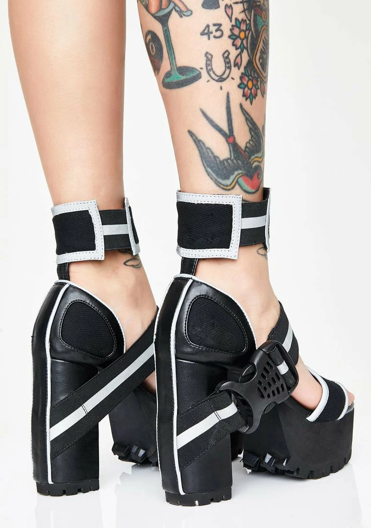 Poster Grl Stunt Habit Reflective Heels 4 Poster Grl Stunt Habit Reflective Heels