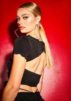 Poster Grl Tops Wine N Dine Fine Tie Front Crop Top