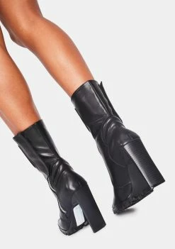 Poster Grl Runway Takeover Moto Boots Boots & Booties