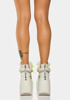 Poster Grl Funk Wave Platform Sneakers