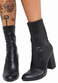 Poster Grl Come Thru Stretch Boot Boots & Booties