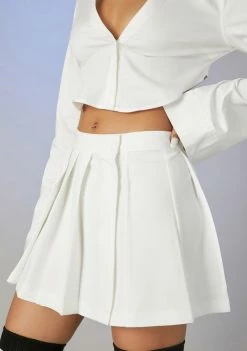 Poster Grl Catching International Flights Pleated Skirt Bottoms